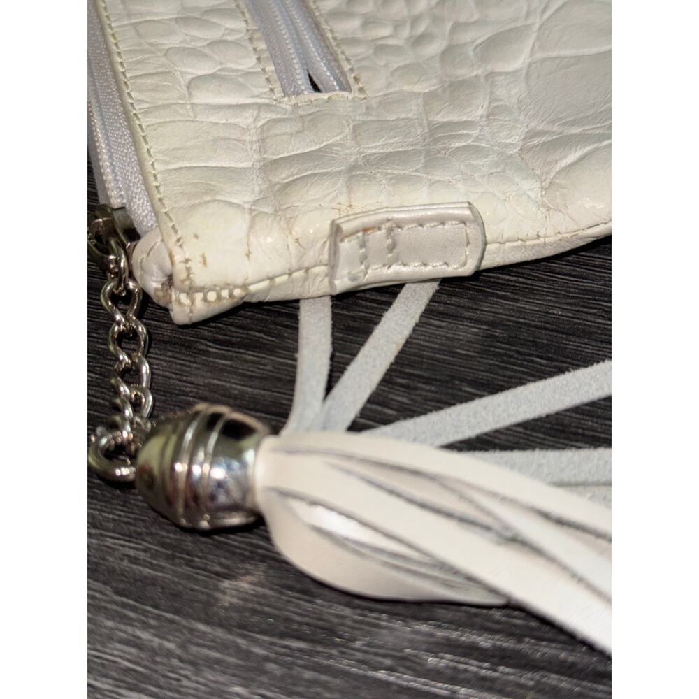 Due Fratelli Made In Canada Genuine‎ Leather White Faux Croc Embossed Clutch - Picture 4 of 11